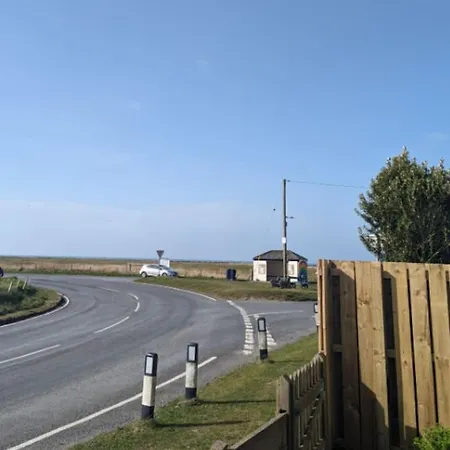 Idyllic, Luxurious Seaside Flat For 4. Villa Borth Exterior photo